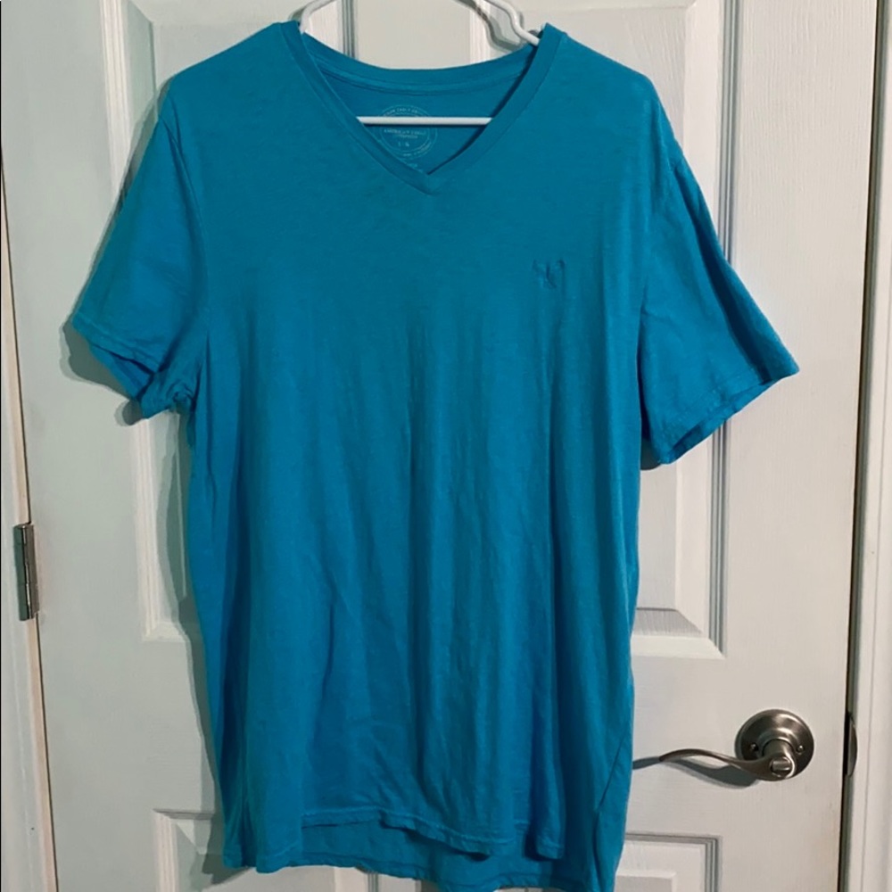 Men’s American Eagle V Neck Tee Shirt